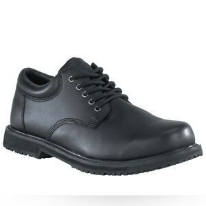 Grabbers friction, soft toe sure grip
Slip resistant footwear